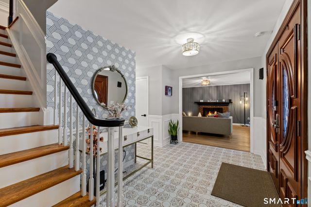 299 Redding Road, Redding, CT 06896