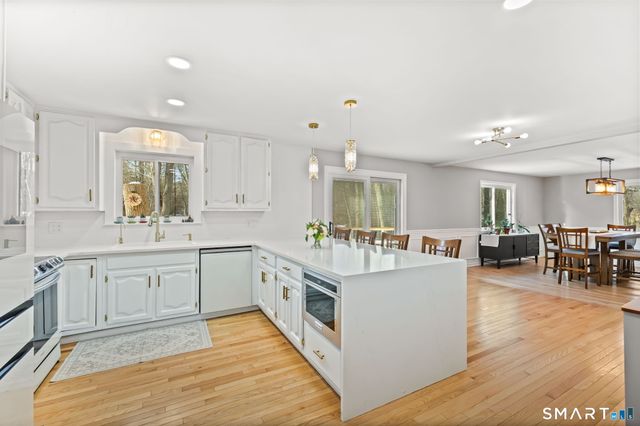 299 Redding Road, Redding, CT 06896