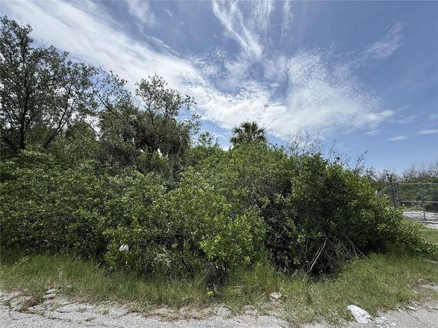 5997 KRACKER AVENUE, Gibsonton, FL 33534