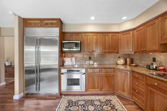 13 South View Drive NE, Iowa City, IA 52240