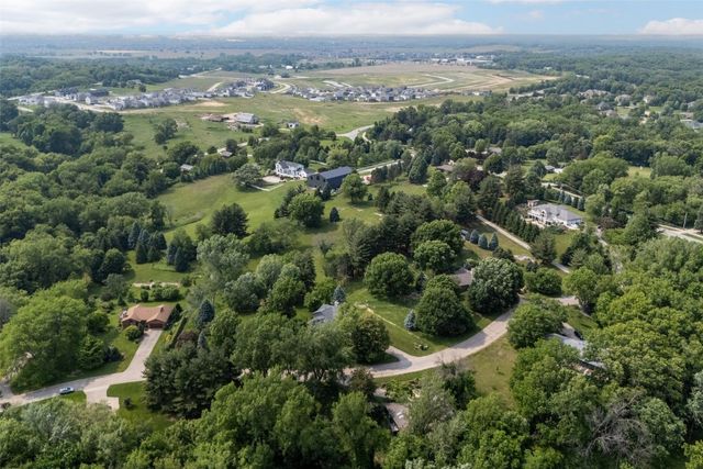 13 South View Drive NE, Iowa City, IA 52240