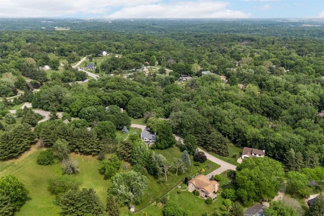 13 South View Drive NE, Iowa City, IA 52240