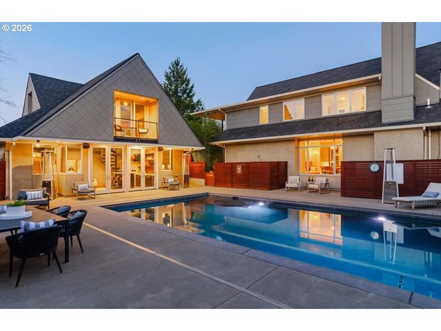 2817 Ne HAMBLET St, Portland, OR 97212