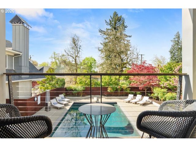 2817 Ne HAMBLET St, Portland, OR 97212