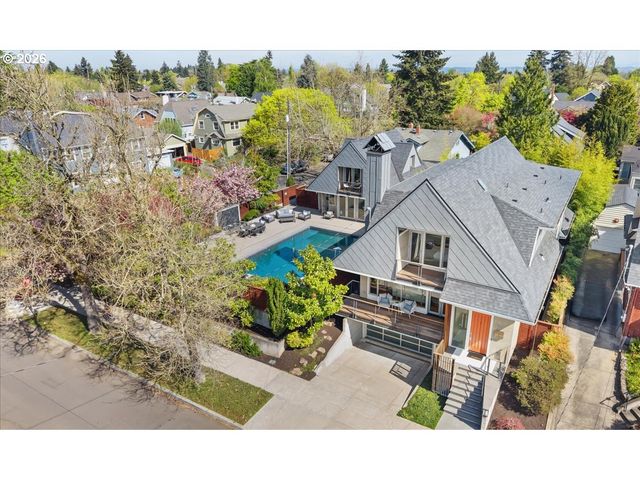2817 Ne HAMBLET St, Portland, OR 97212