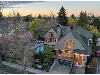 2817 Ne HAMBLET St, Portland, OR 97212