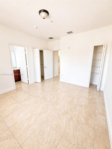 18120 NW 59th Ave 202, Hialeah, FL 33015