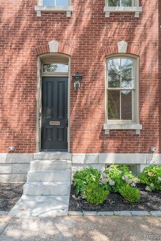 2016 S 12th Street, St Louis, MO 63104