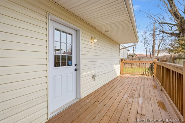 620 E 9th St, New Albany, IN 47150