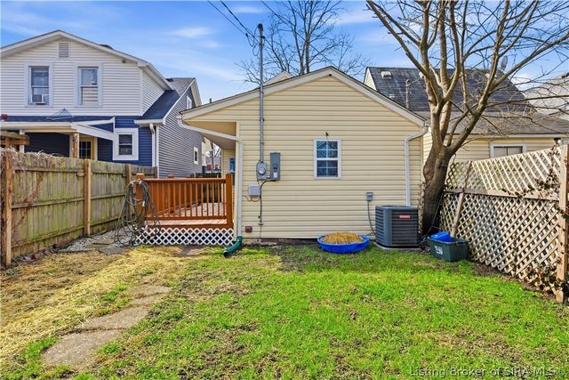 620 E 9th St, New Albany, IN 47150