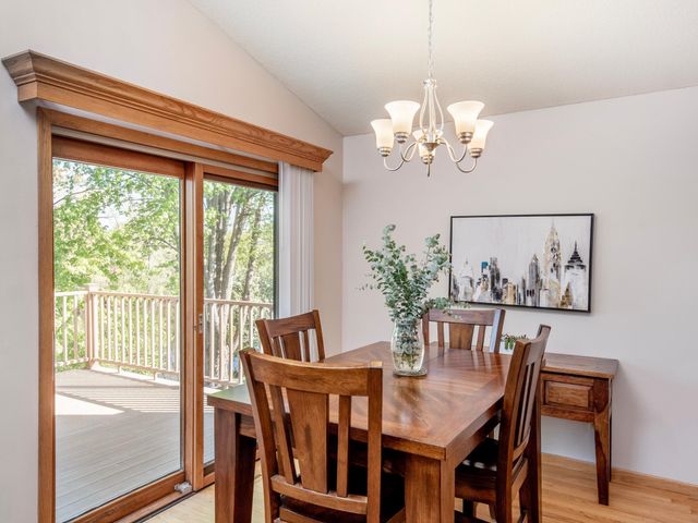 1372 Granite Lane N, Oakdale, MN 55128
