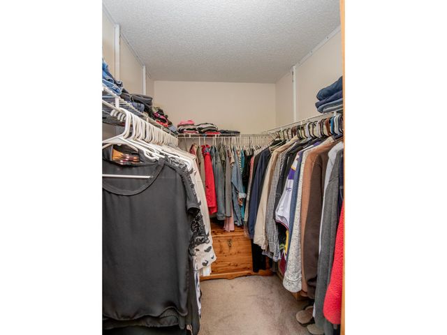1372 Granite Lane N, Oakdale, MN 55128