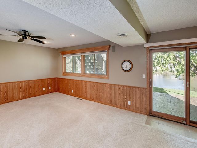 1372 Granite Lane N, Oakdale, MN 55128