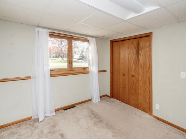1372 Granite Lane N, Oakdale, MN 55128