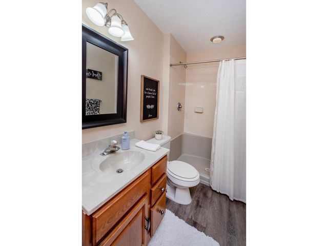 1372 Granite Lane N, Oakdale, MN 55128