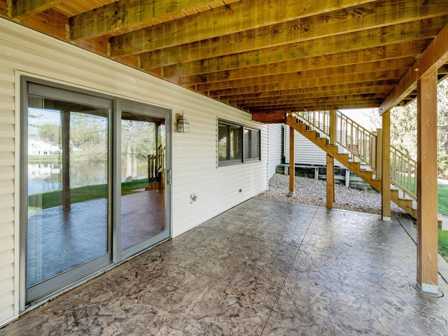 1372 Granite Lane N, Oakdale, MN 55128