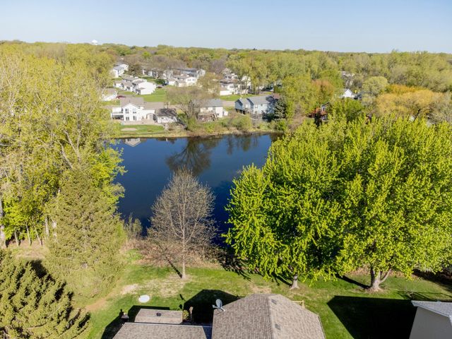 1372 Granite Lane N, Oakdale, MN 55128