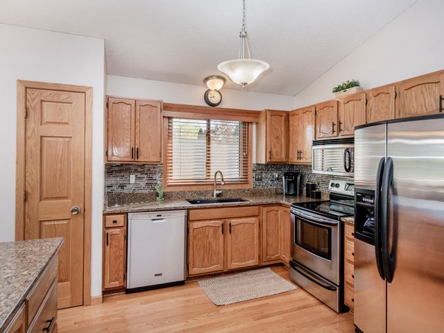 1372 Granite Lane N, Oakdale, MN 55128