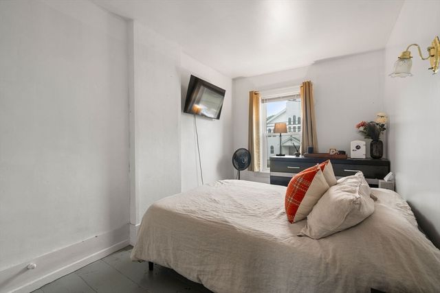 2271 Main St, Warren, MA 01092