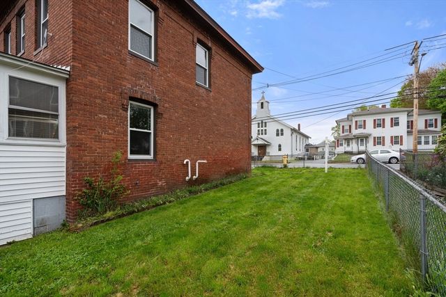 2271 Main St, Warren, MA 01092