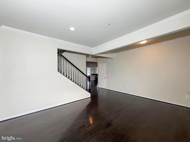 10202 GALAXY VIEW LN, Lanham, MD 20706