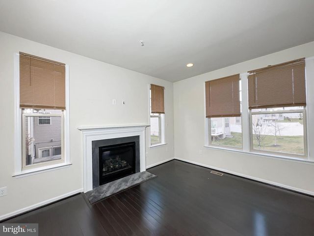 10202 GALAXY VIEW LN, Lanham, MD 20706