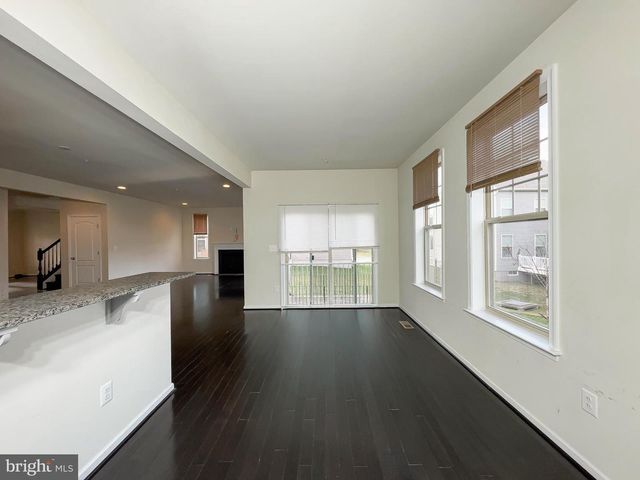 10202 GALAXY VIEW LN, Lanham, MD 20706