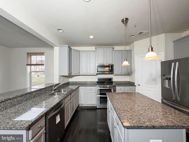 10202 GALAXY VIEW LN, Lanham, MD 20706