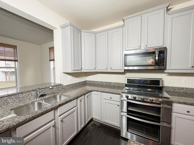 10202 GALAXY VIEW LN, Lanham, MD 20706