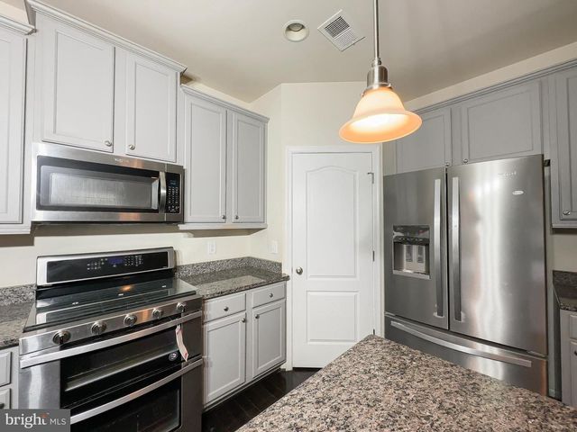 10202 GALAXY VIEW LN, Lanham, MD 20706