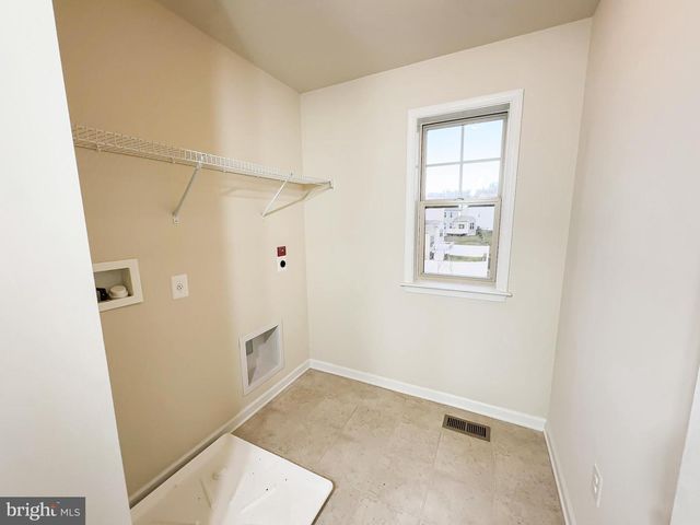 10202 GALAXY VIEW LN, Lanham, MD 20706