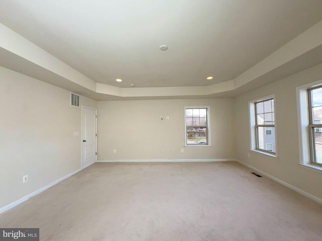 10202 GALAXY VIEW LN, Lanham, MD 20706