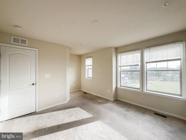 10202 GALAXY VIEW LN, Lanham, MD 20706