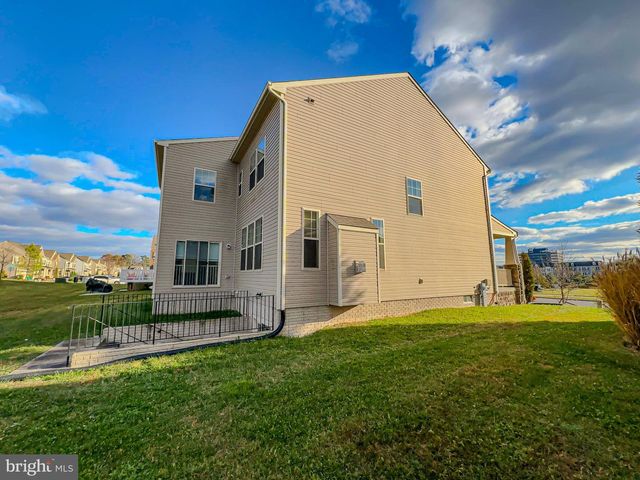 10202 GALAXY VIEW LN, Lanham, MD 20706