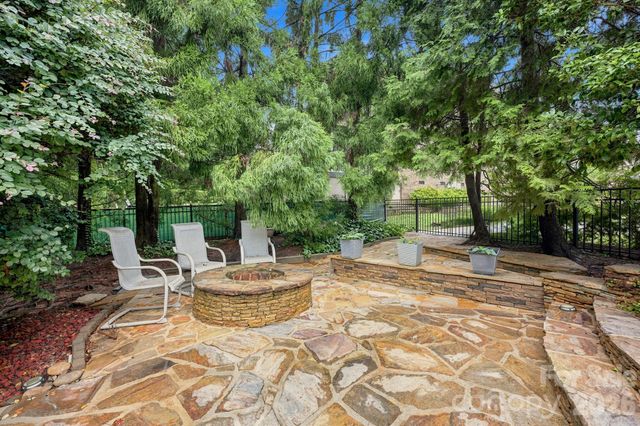 4016 Camrose Crossing Lane, Matthews, NC 28104