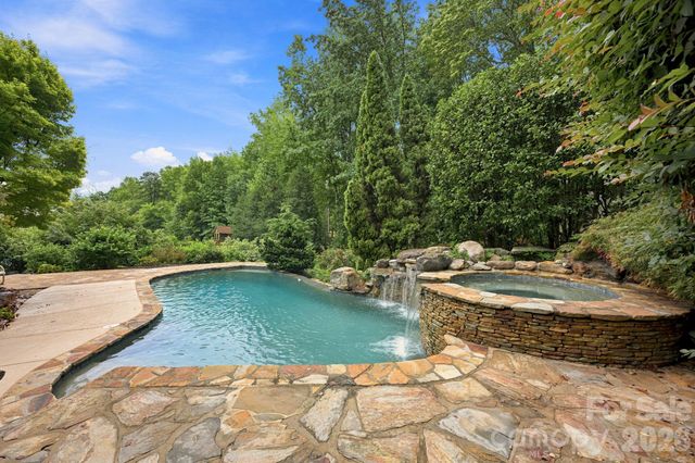 4016 Camrose Crossing Lane, Matthews, NC 28104