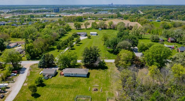 5623 Arbor Lake Drive, Pleasant Hill, IA 50327