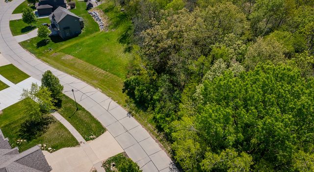 5623 Arbor Lake Drive, Pleasant Hill, IA 50327