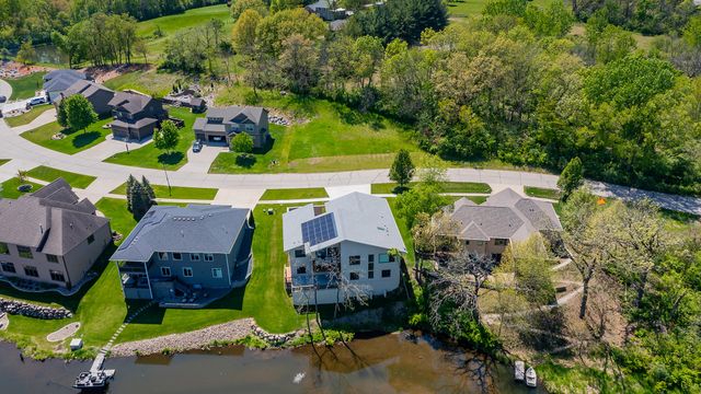 5623 Arbor Lake Drive, Pleasant Hill, IA 50327