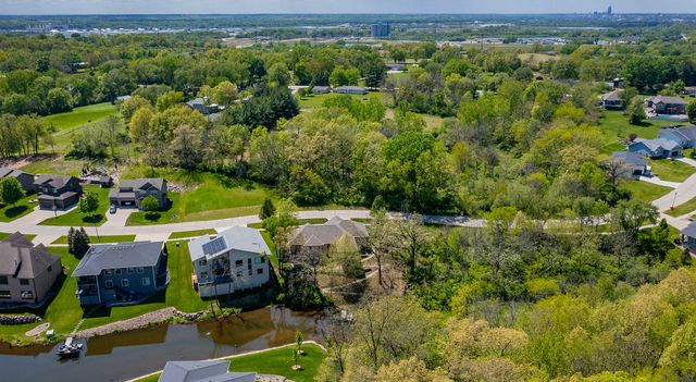 5623 Arbor Lake Drive, Pleasant Hill, IA 50327
