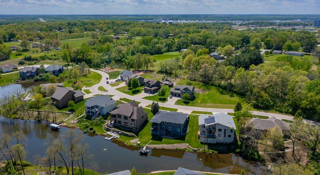 5623 Arbor Lake Drive, Pleasant Hill, IA 50327