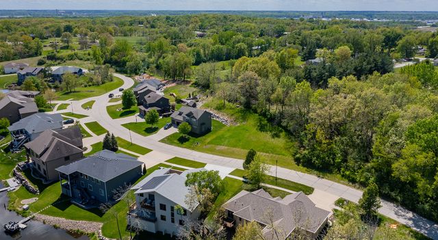 5623 Arbor Lake Drive, Pleasant Hill, IA 50327
