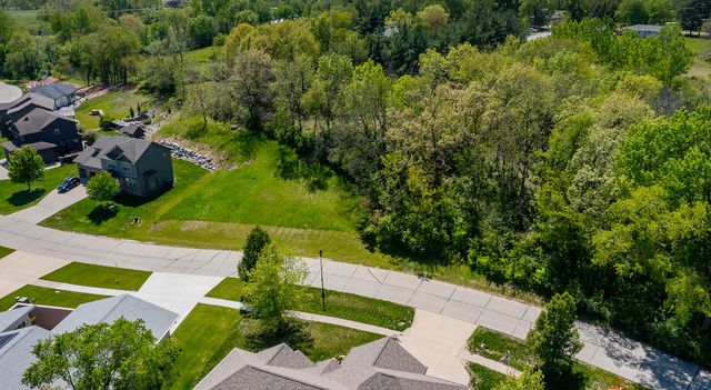 5623 Arbor Lake Drive, Pleasant Hill, IA 50327