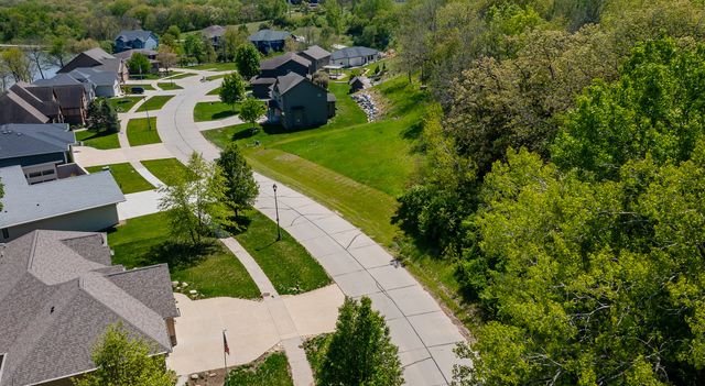 5623 Arbor Lake Drive, Pleasant Hill, IA 50327