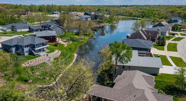 5623 Arbor Lake Drive, Pleasant Hill, IA 50327