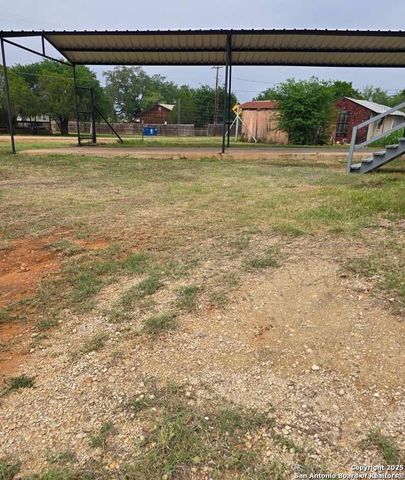 101 laqunillas, Charlotte, TX 78011