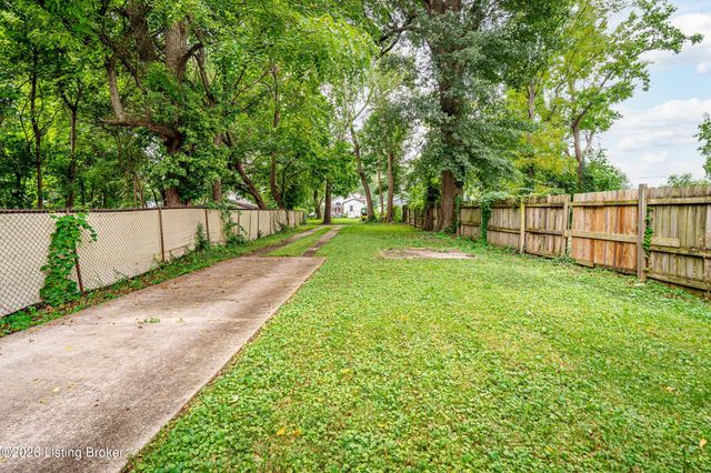 3502 Grand Ave, Louisville, KY 40211
