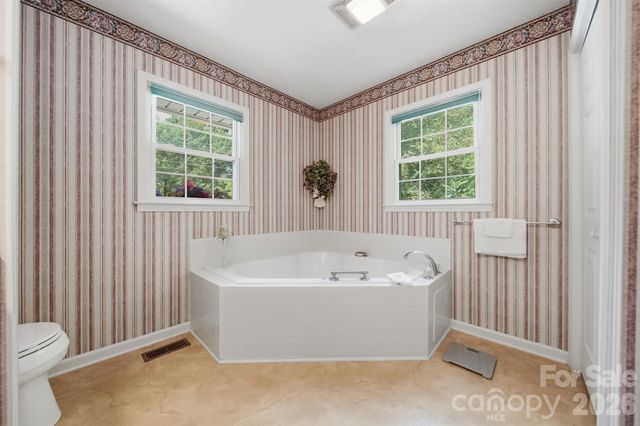 1599 Oakmont Drive, Lenoir, NC 28645