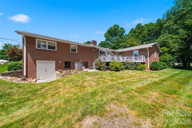 1599 Oakmont Drive, Lenoir, NC 28645