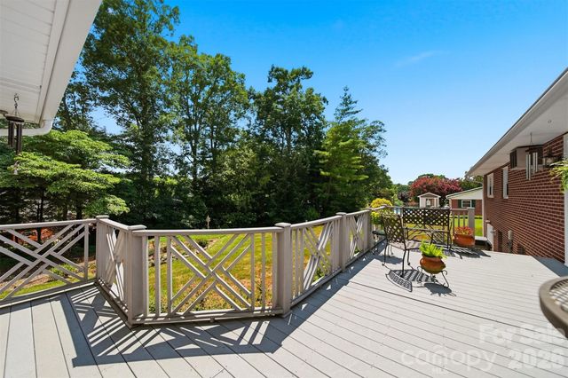 1599 Oakmont Drive, Lenoir, NC 28645
